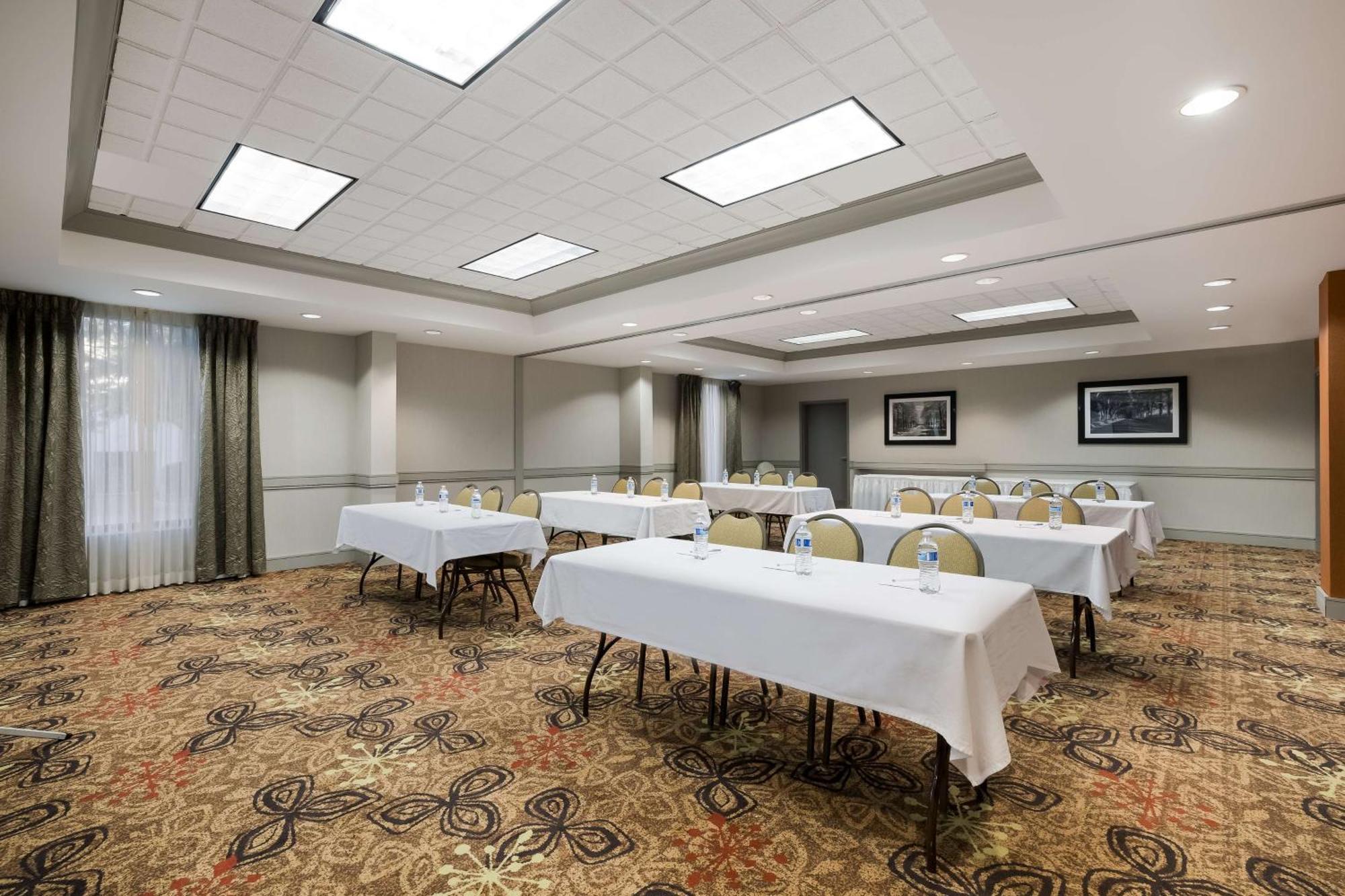 Hampton Inn McHenry Buitenkant foto