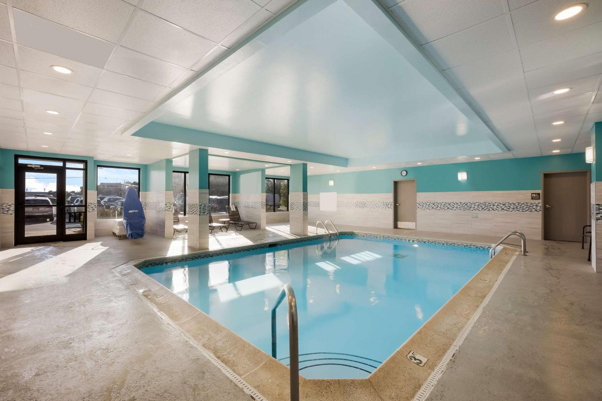 Hampton Inn McHenry Buitenkant foto